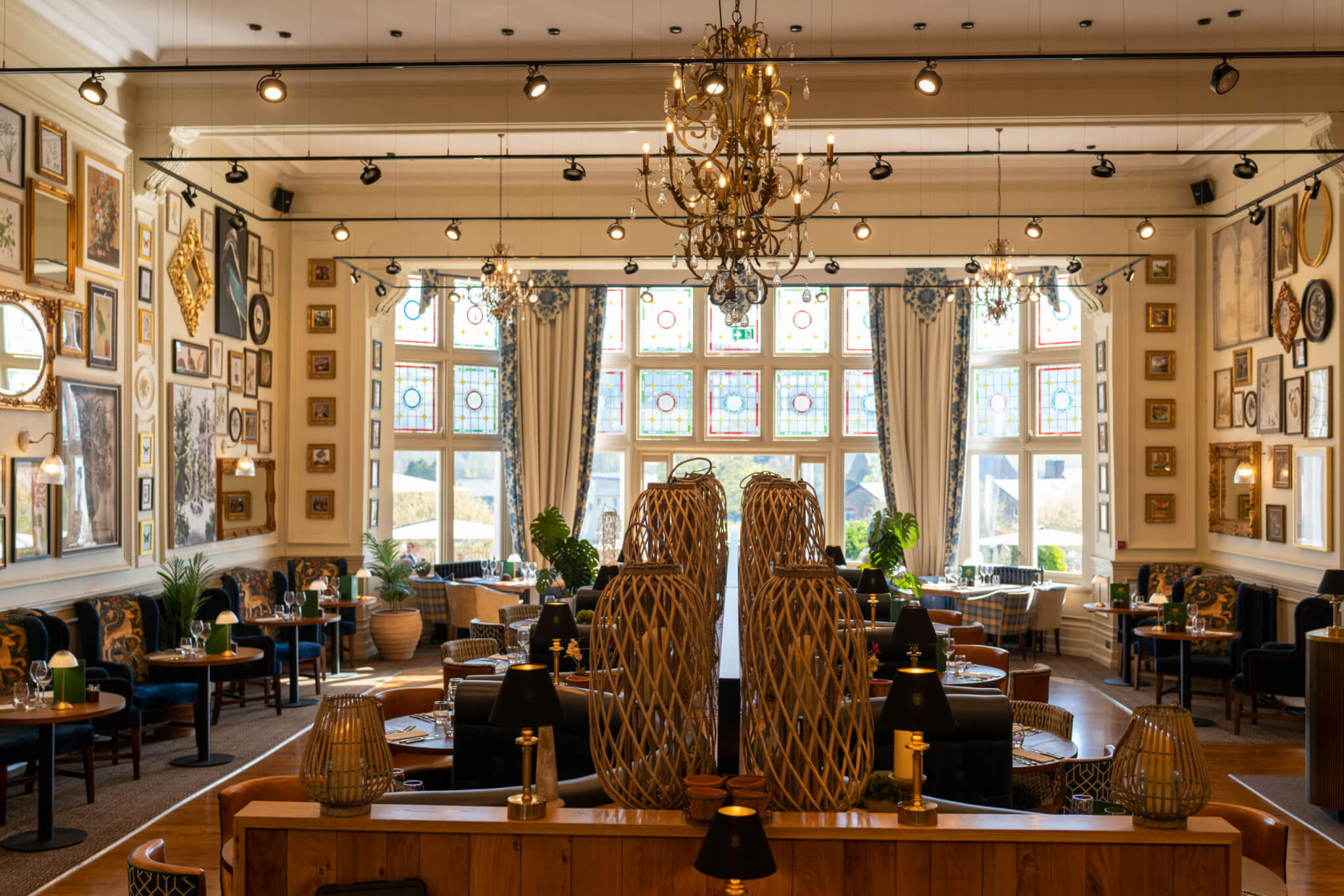 Dining in the Restaurant scaled