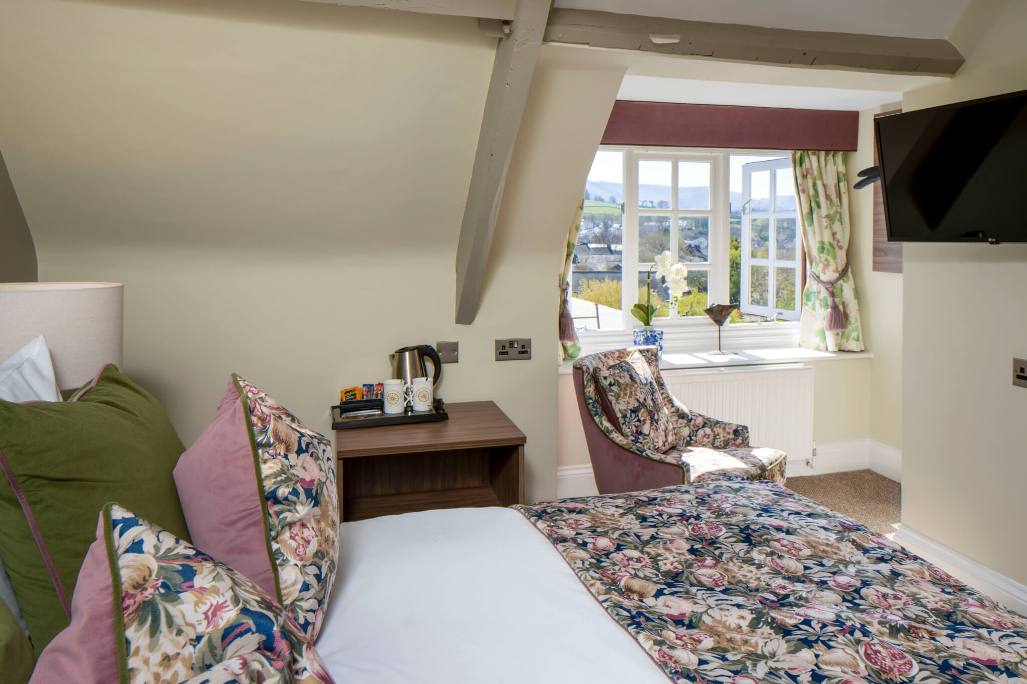 Castle Of Brecon Hotel Classic Double Room Bedroom Space