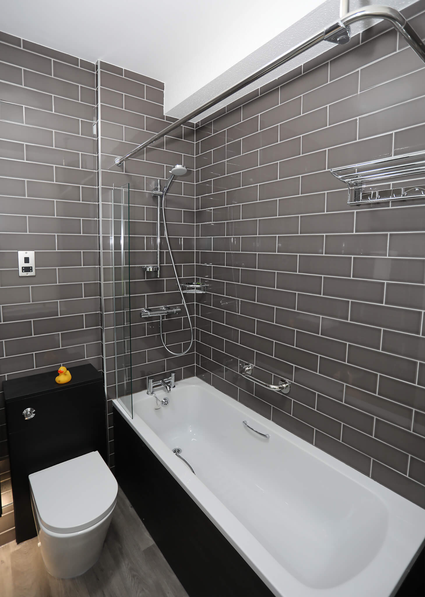Castle Of Brecon Hotel Classic Single Room Bathroom Space