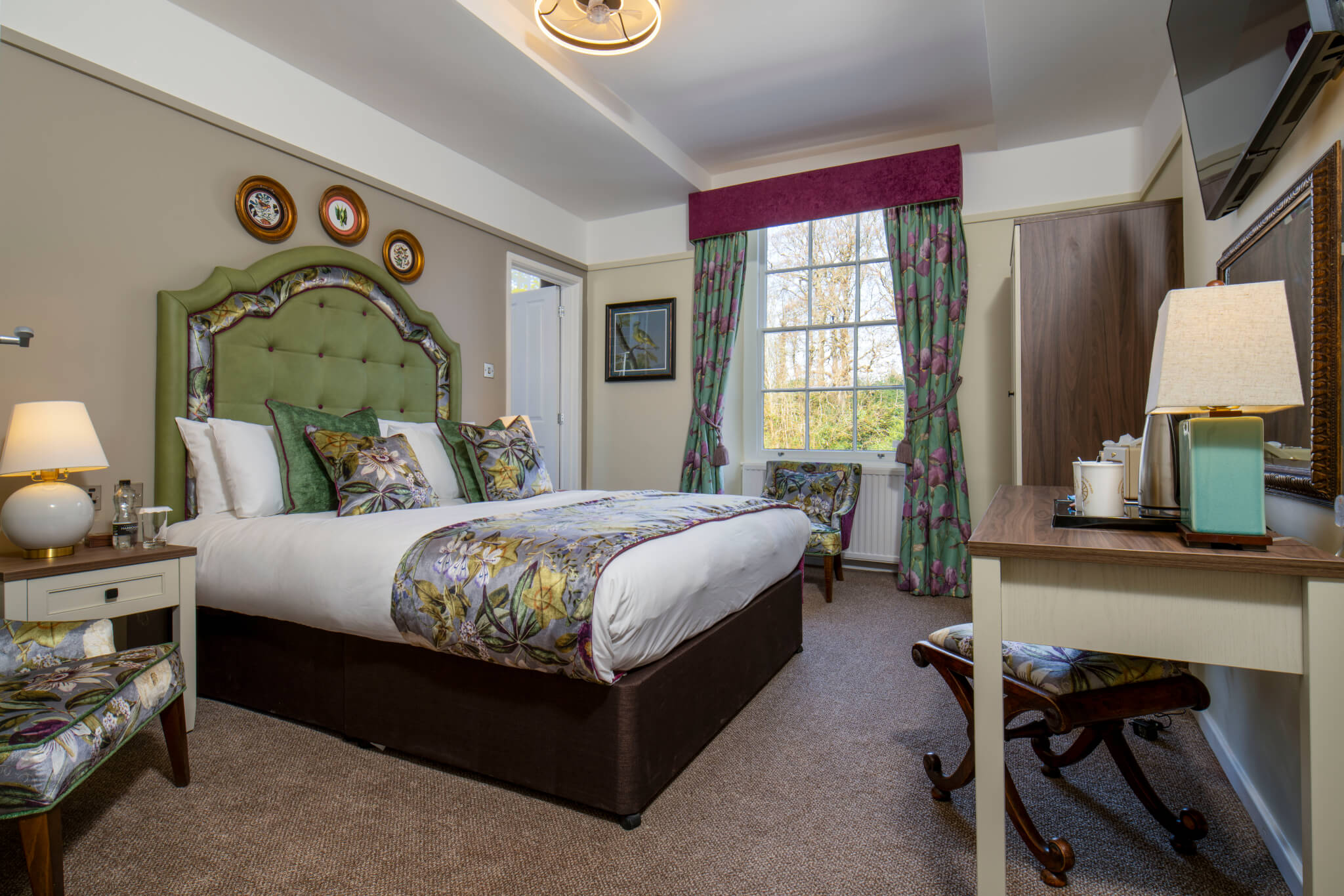 Castle Of Brecon Hotel Classic Twin Room Bedroom Space