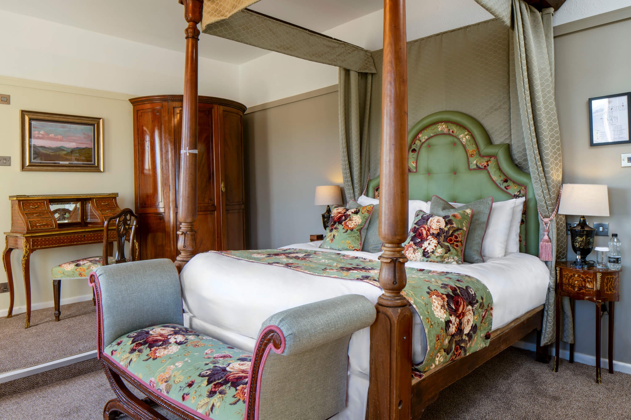 Castle Of Brecon Hotel Deluxe 4 Poster Room