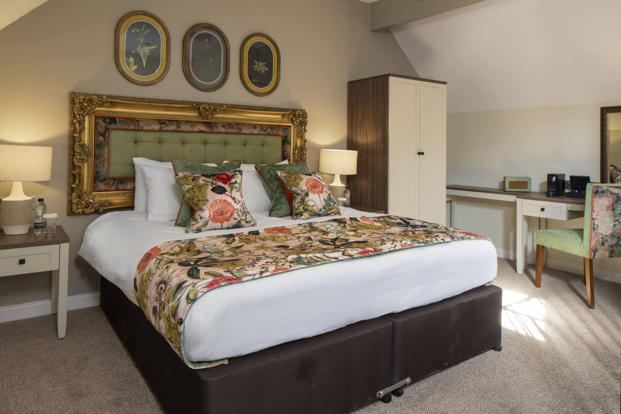 Castle Of Brecon Hotel Superior Family Quad Room